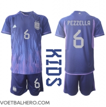 Argentinië German Pezzella #6 Uit tenue Kids WK 2022 Korte Mouwen (+ broek)