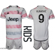 Juventus Dusan Vlahovic #9 Uit tenue Kids 2023-24 Korte Mouwen (+ broek)